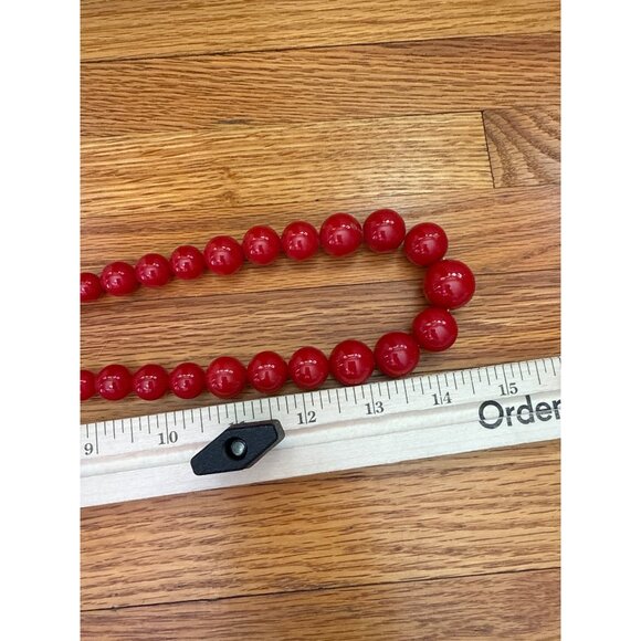 Red Graduated Bubble Gum Beaded Necklace With Lobster Claw Clasp - Picture 4 of 5